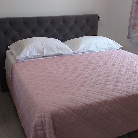 Apartman Karla Lastovo ภายนอก รูปภาพ